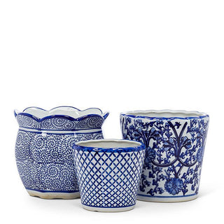 Blue & White Scallop Edge Planter 7"H