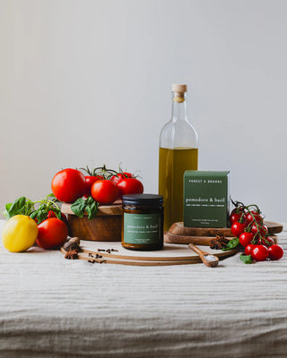 Forest & Brooks wooden wick candle - Pomodoro & Basil