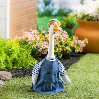 Giddy the Goose Gardener